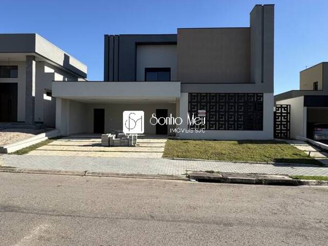 Venda em Condomínio Residencial Mont Blanc - São José dos Campos