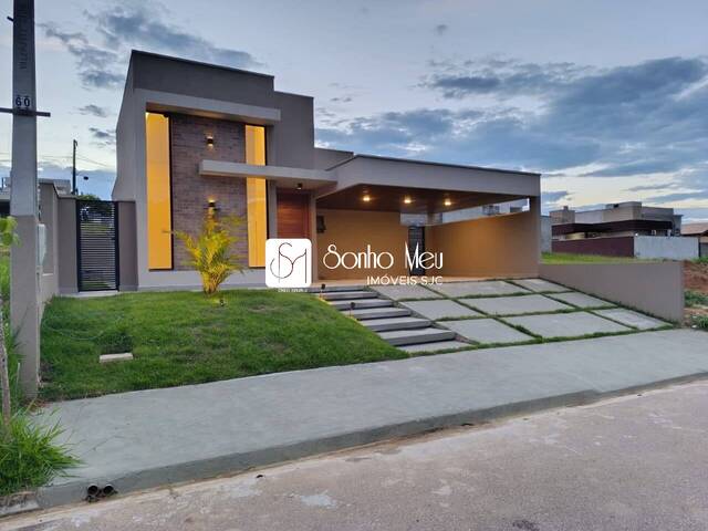 #1369 - Casa em condomínio para Venda em Caçapava - SP - 1