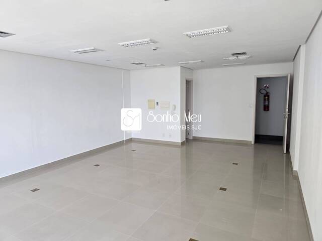 Locação em Parque Residencial Aquarius - São José dos Campos