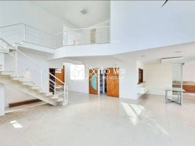 Casa para Venda em São José dos Campos - 2