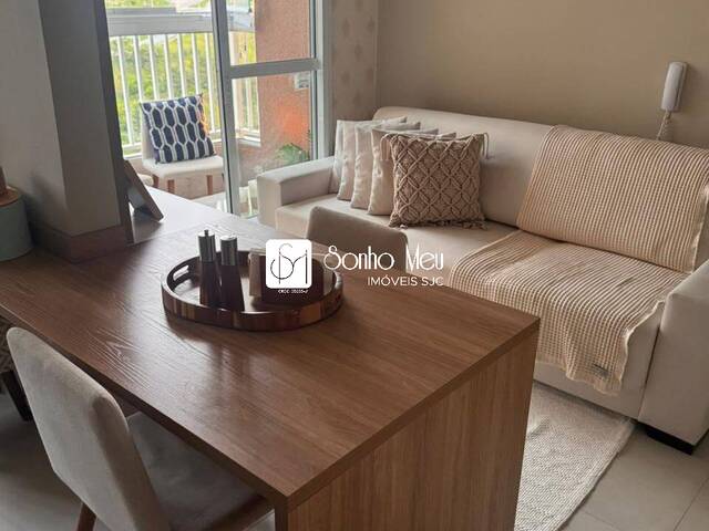 Venda em Condomínio Residencial Colinas do Paratehy - São José dos Campos