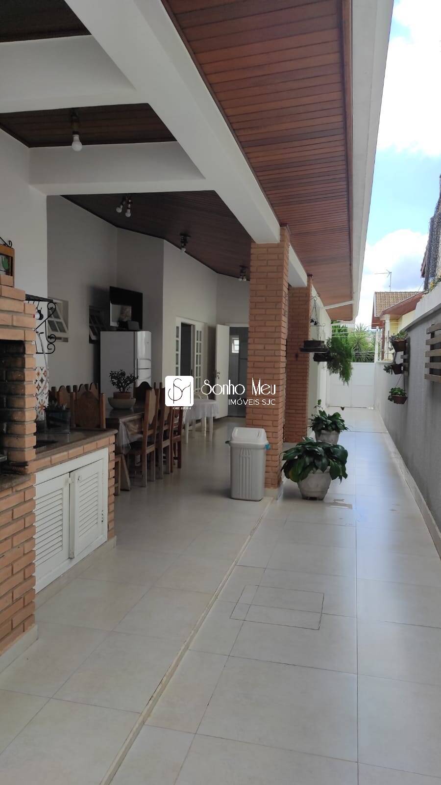 Casa, 4 quartos, 255 m² - Foto 1