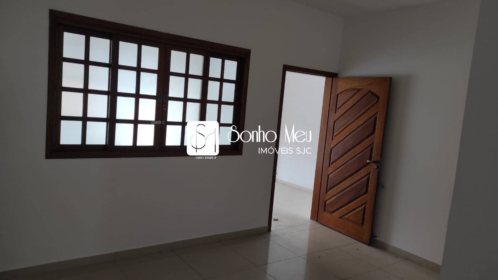 Casa à venda com 3 quartos, 150m² - Foto 1