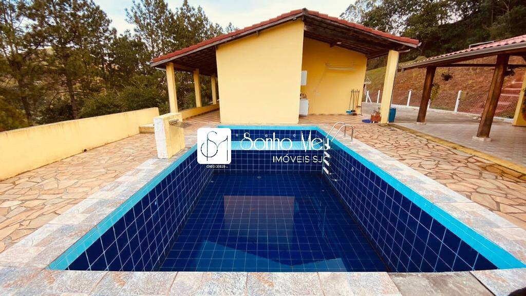 Chácara à venda com 3 quartos, 190m² - Foto 1