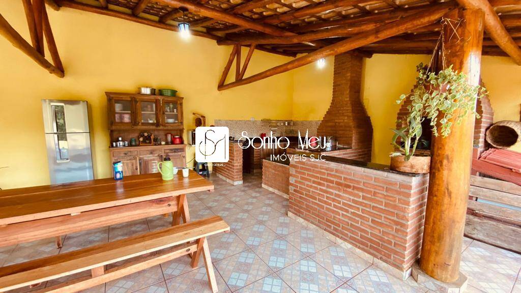Chácara à venda com 3 quartos, 190m² - Foto 2