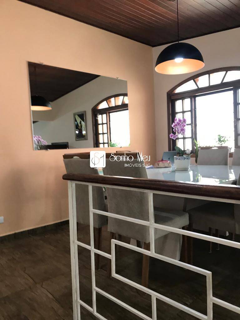 Casa à venda com 3 quartos, 166m² - Foto 11