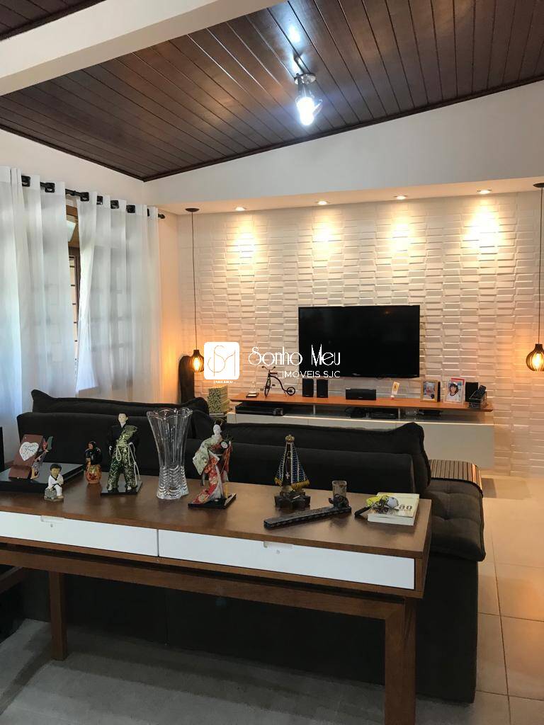 Casa à venda com 3 quartos, 166m² - Foto 1