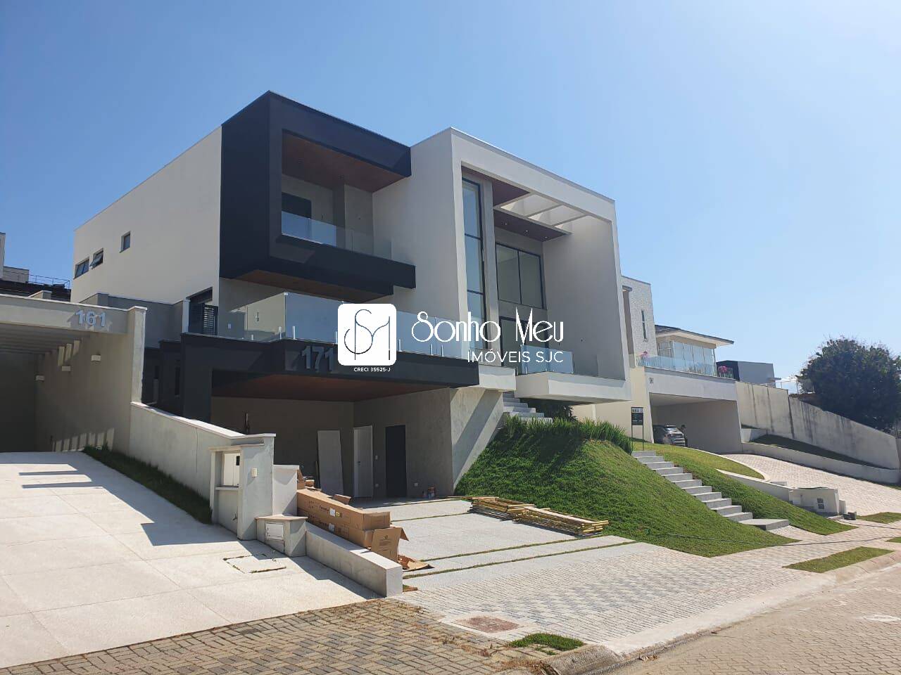 Casa à venda com 4 quartos, 450m² - Foto 2