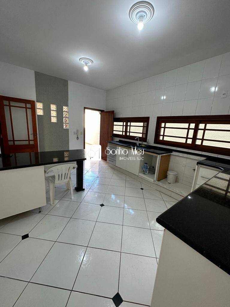 Casa à venda com 4 quartos, 376m² - Foto 10