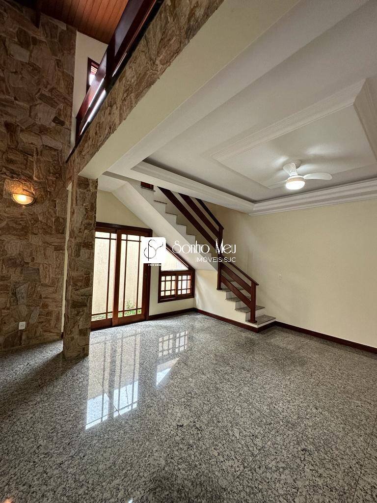 Casa à venda com 4 quartos, 376m² - Foto 3