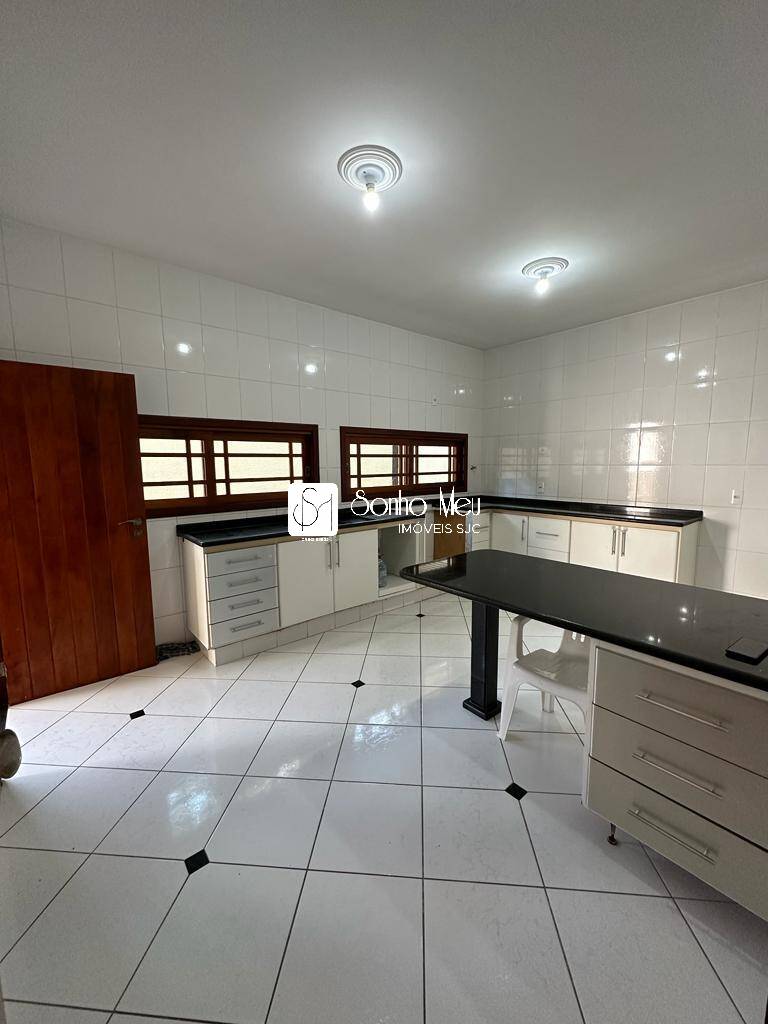 Casa à venda com 4 quartos, 376m² - Foto 13