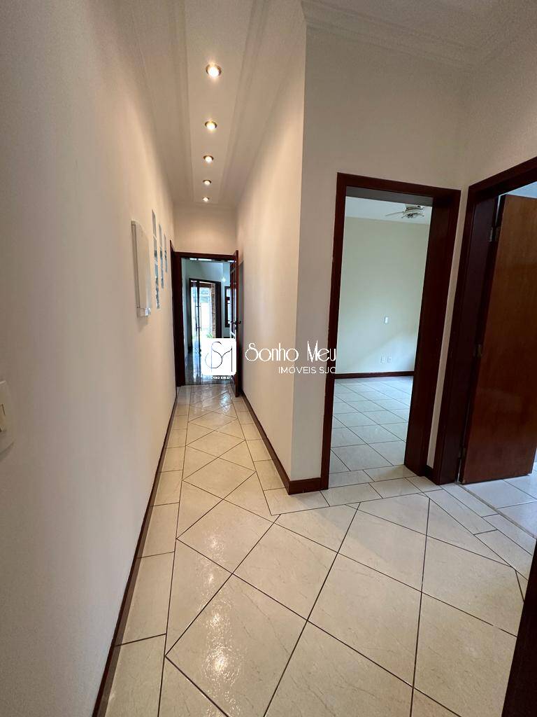 Casa à venda com 4 quartos, 376m² - Foto 14