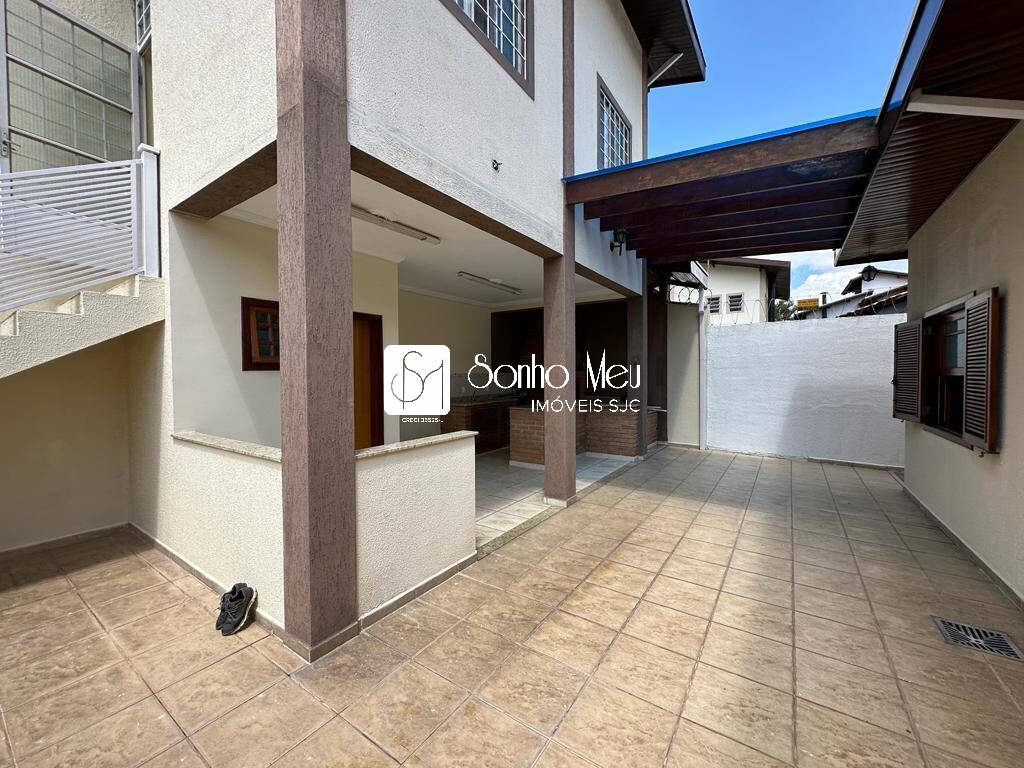 Casa à venda com 4 quartos, 376m² - Foto 32