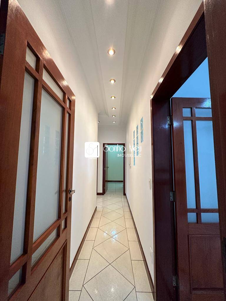Casa à venda com 4 quartos, 376m² - Foto 28