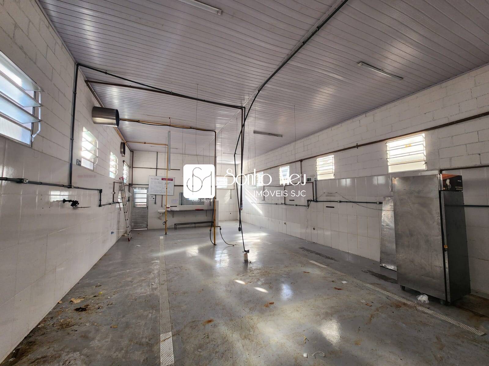 Depósito-Galpão-Armazém à venda e aluguel, 175m² - Foto 1