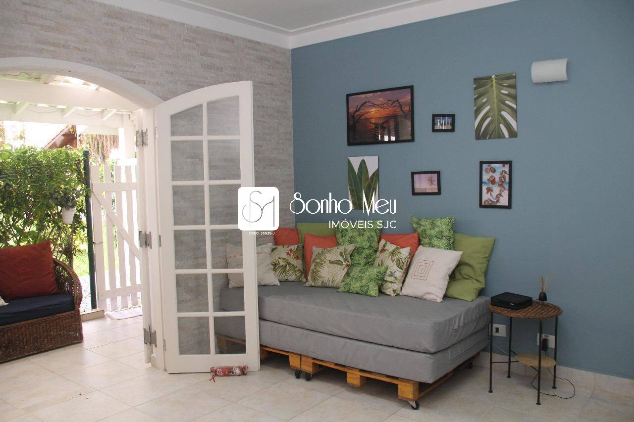 Casa à venda com 2 quartos, 95m² - Foto 1