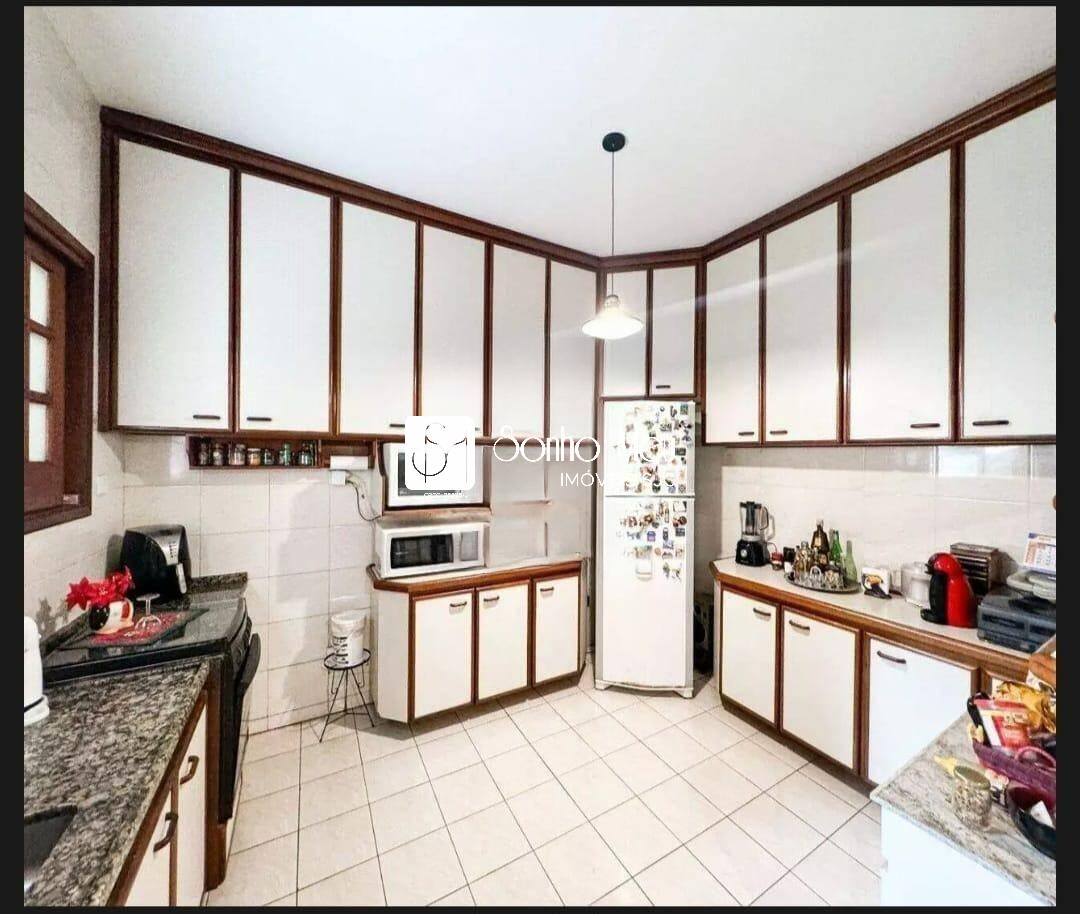 Casa à venda com 4 quartos, 234m² - Foto 4