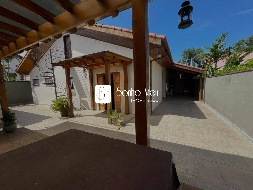 Casa à venda com 4 quartos, 234m² - Foto 8