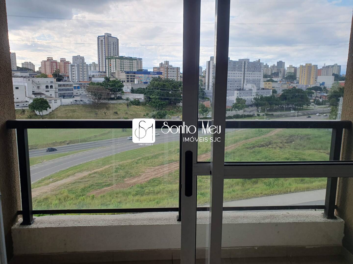 Apartamento à venda com 2 quartos, 52m² - Foto 2