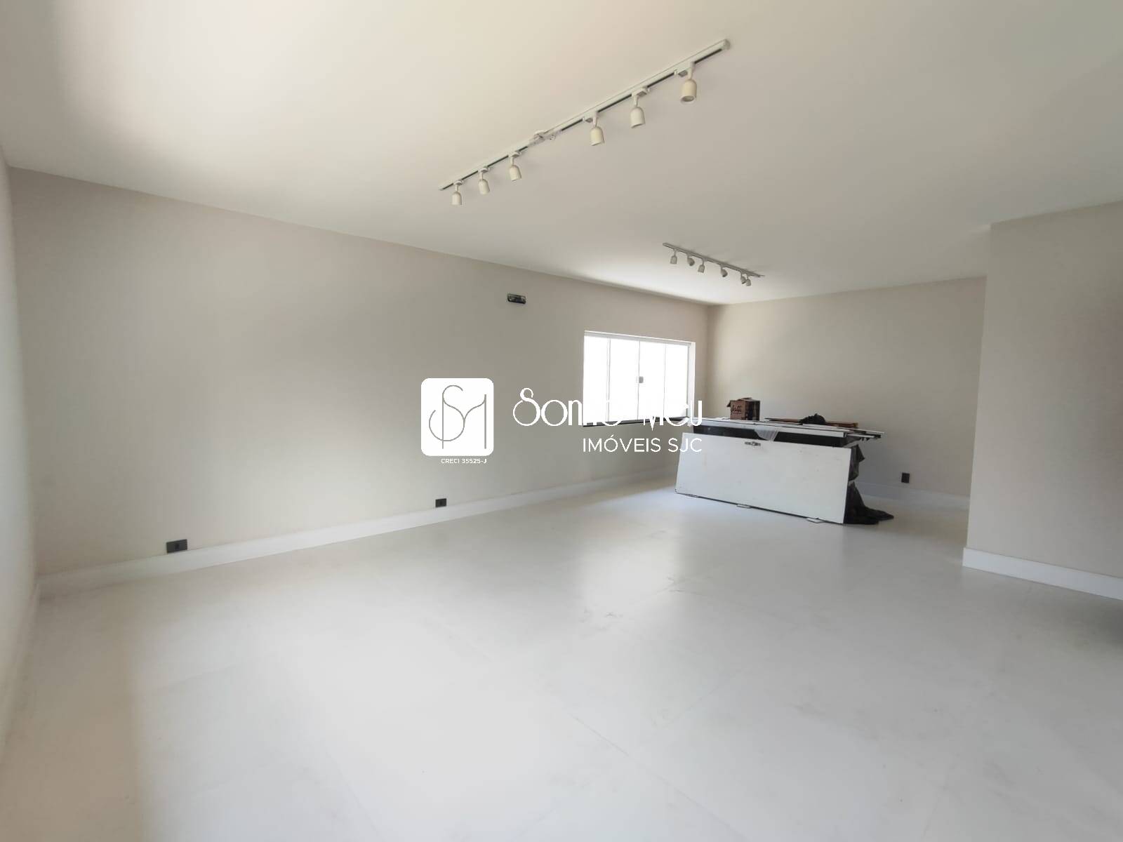 Casa para alugar com 4 quartos, 225m² - Foto 10