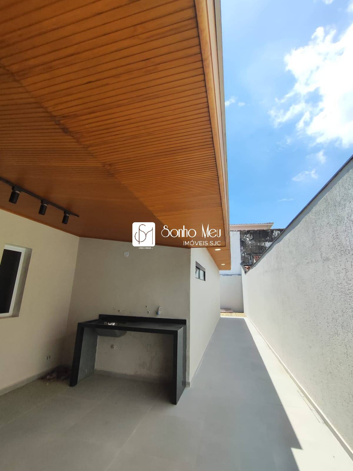 Casa para alugar com 4 quartos, 225m² - Foto 12