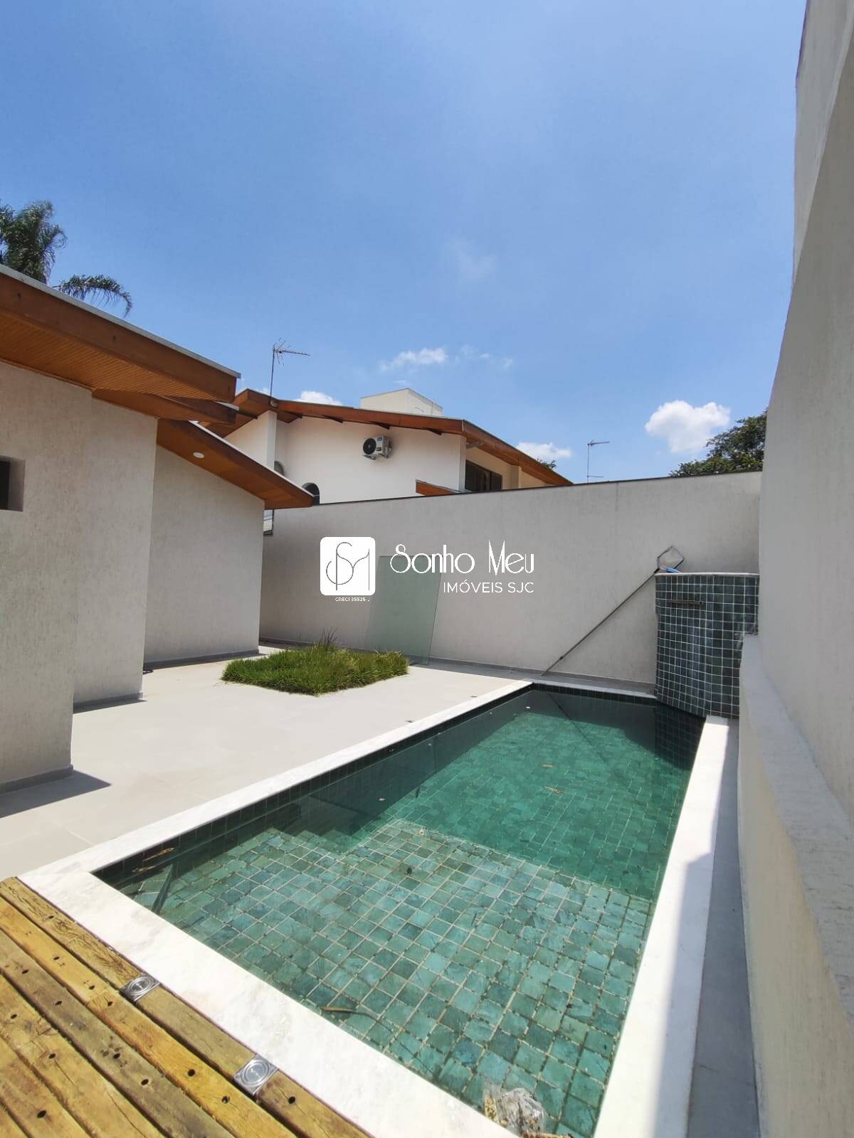 Casa para alugar com 4 quartos, 225m² - Foto 18