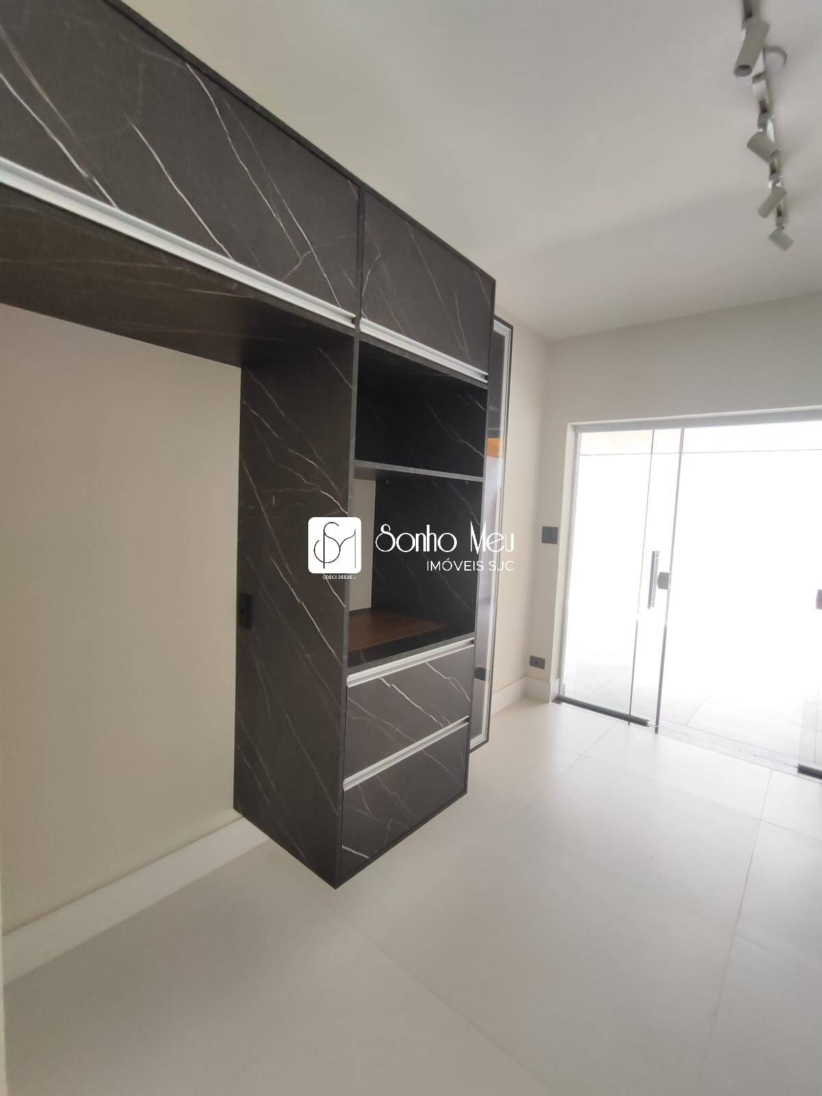 Casa para alugar com 4 quartos, 225m² - Foto 28