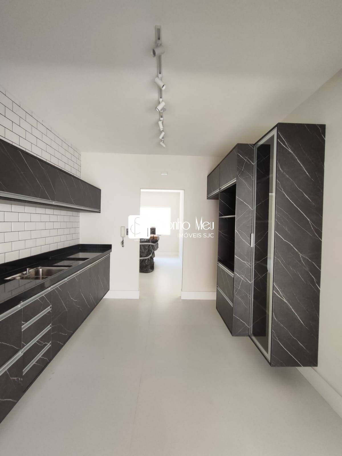 Casa para alugar com 4 quartos, 225m² - Foto 30