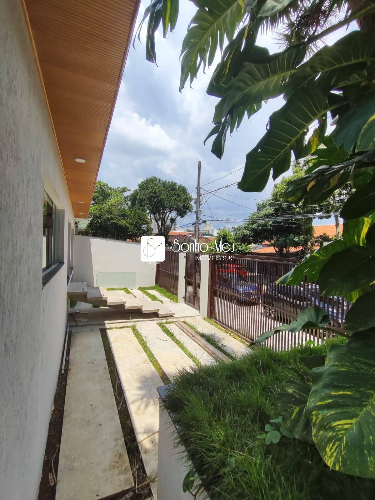 Casa para alugar com 4 quartos, 225m² - Foto 29