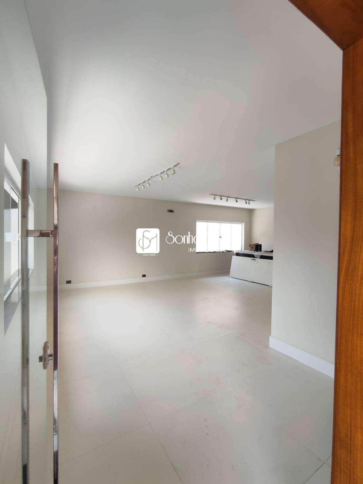 Casa para alugar com 4 quartos, 225m² - Foto 44