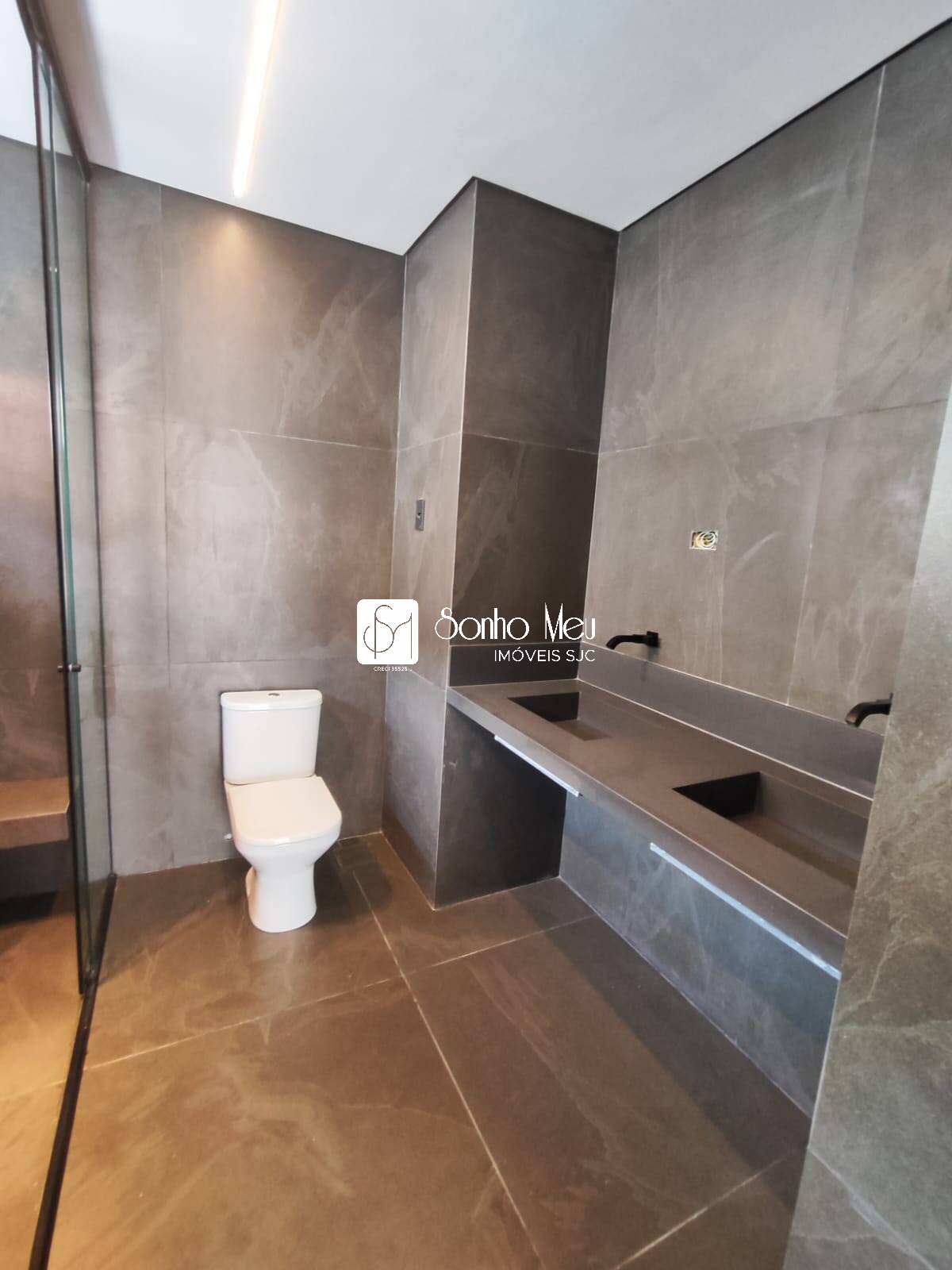 Casa para alugar com 4 quartos, 225m² - Foto 45
