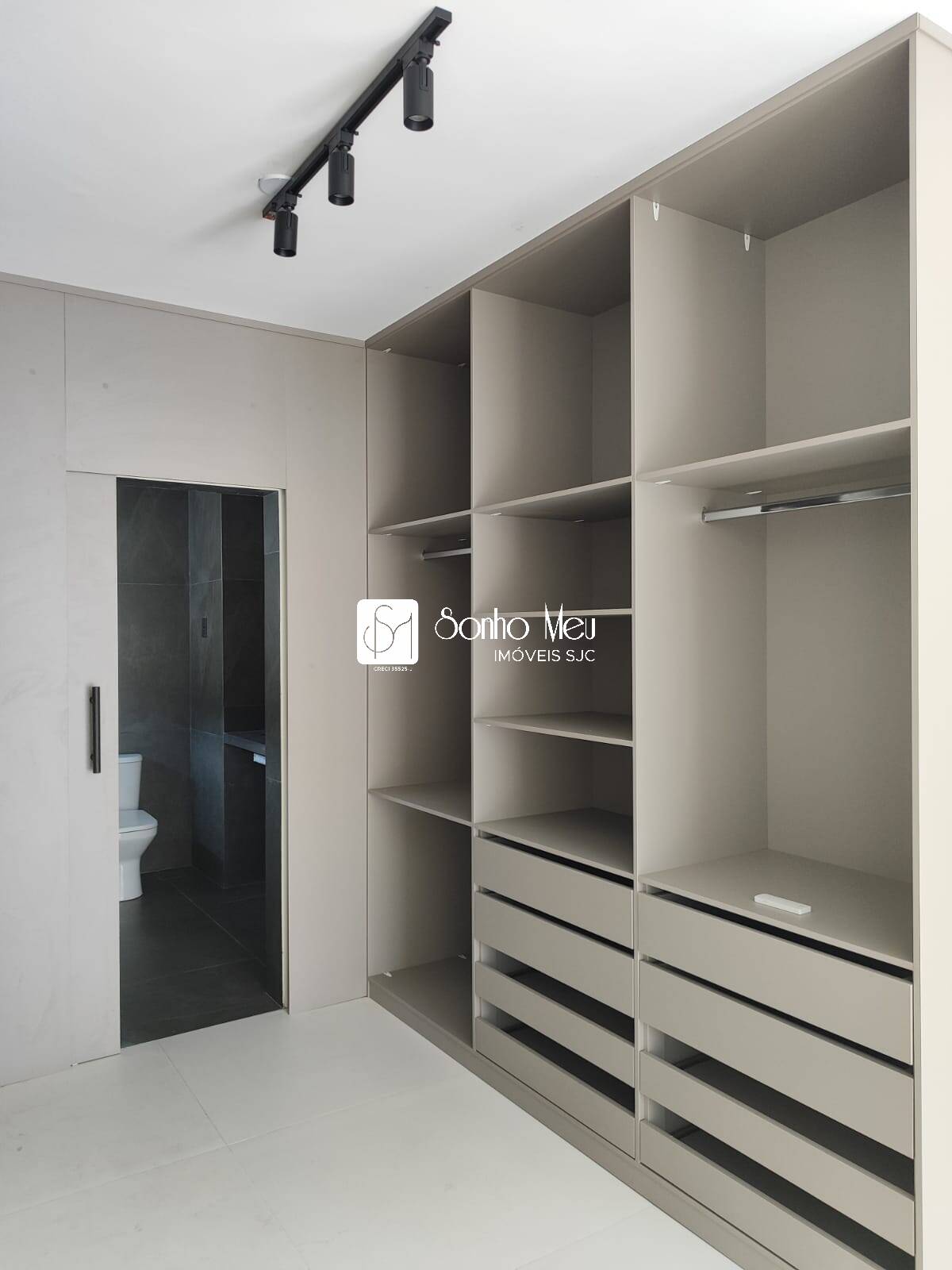 Casa para alugar com 4 quartos, 225m² - Foto 50