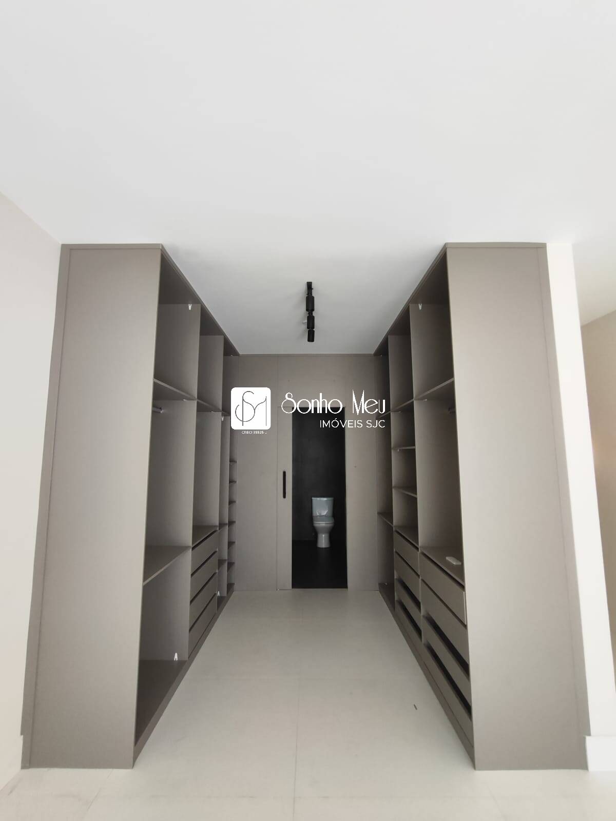 Casa para alugar com 4 quartos, 225m² - Foto 49