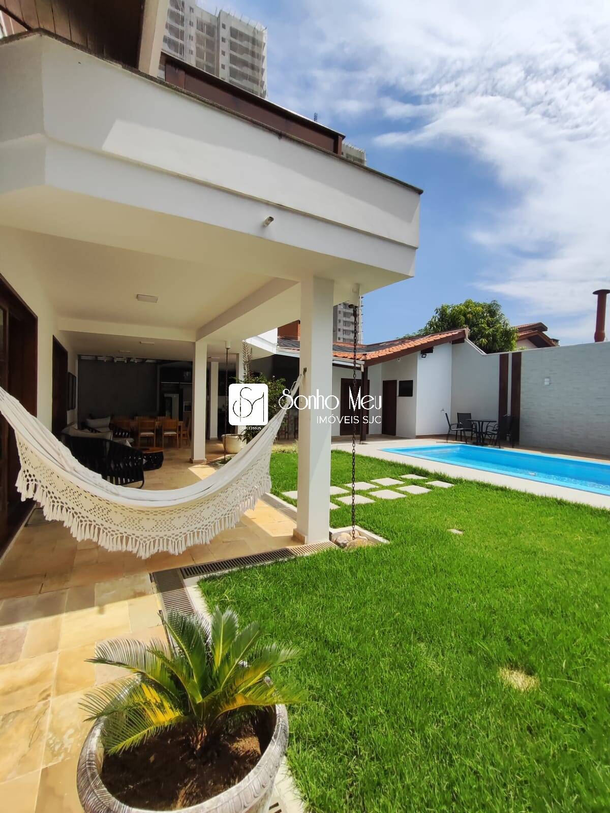 Casa à venda e aluguel com 4 quartos, 300m² - Foto 8