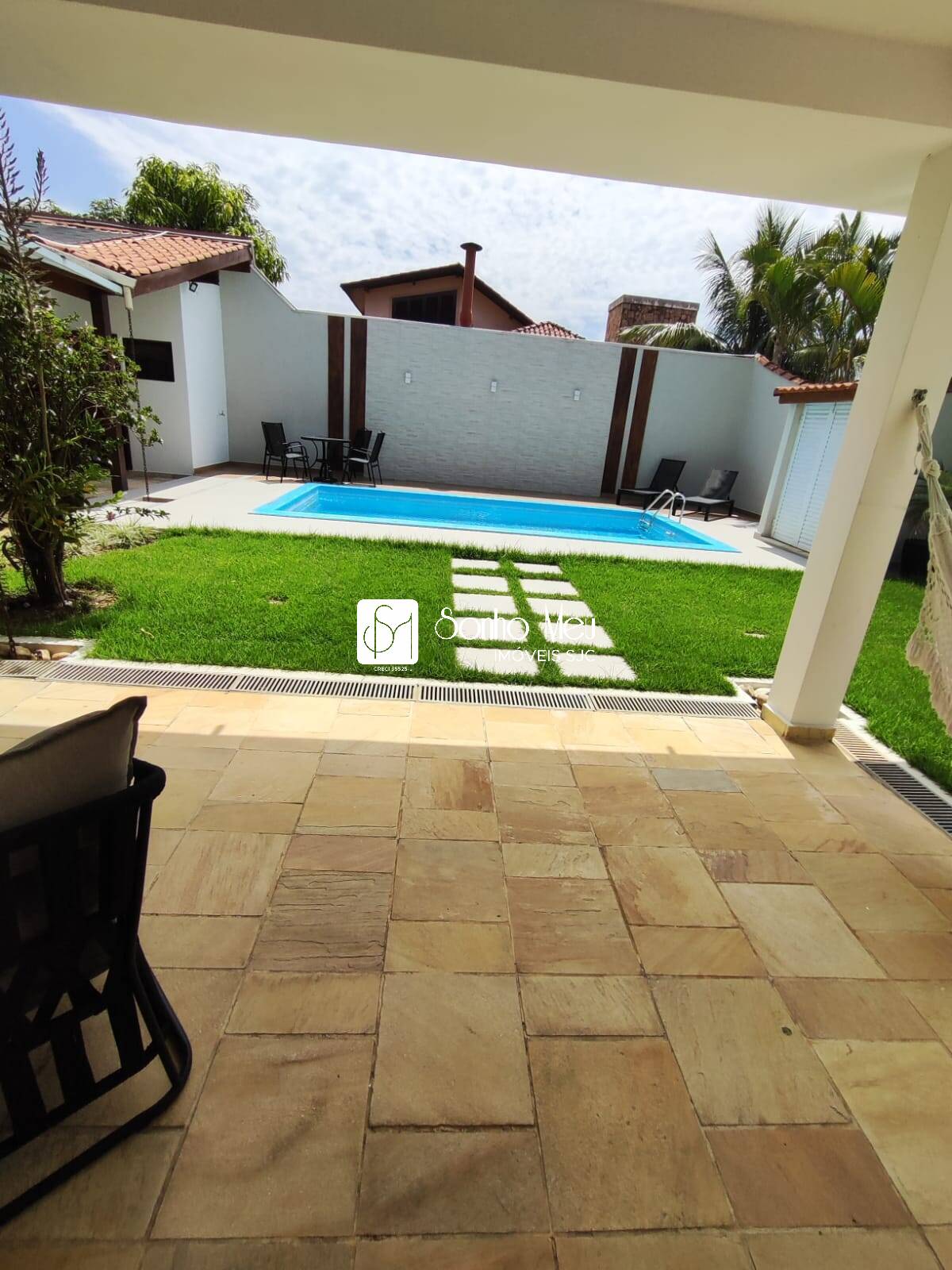 Casa à venda e aluguel com 4 quartos, 300m² - Foto 11