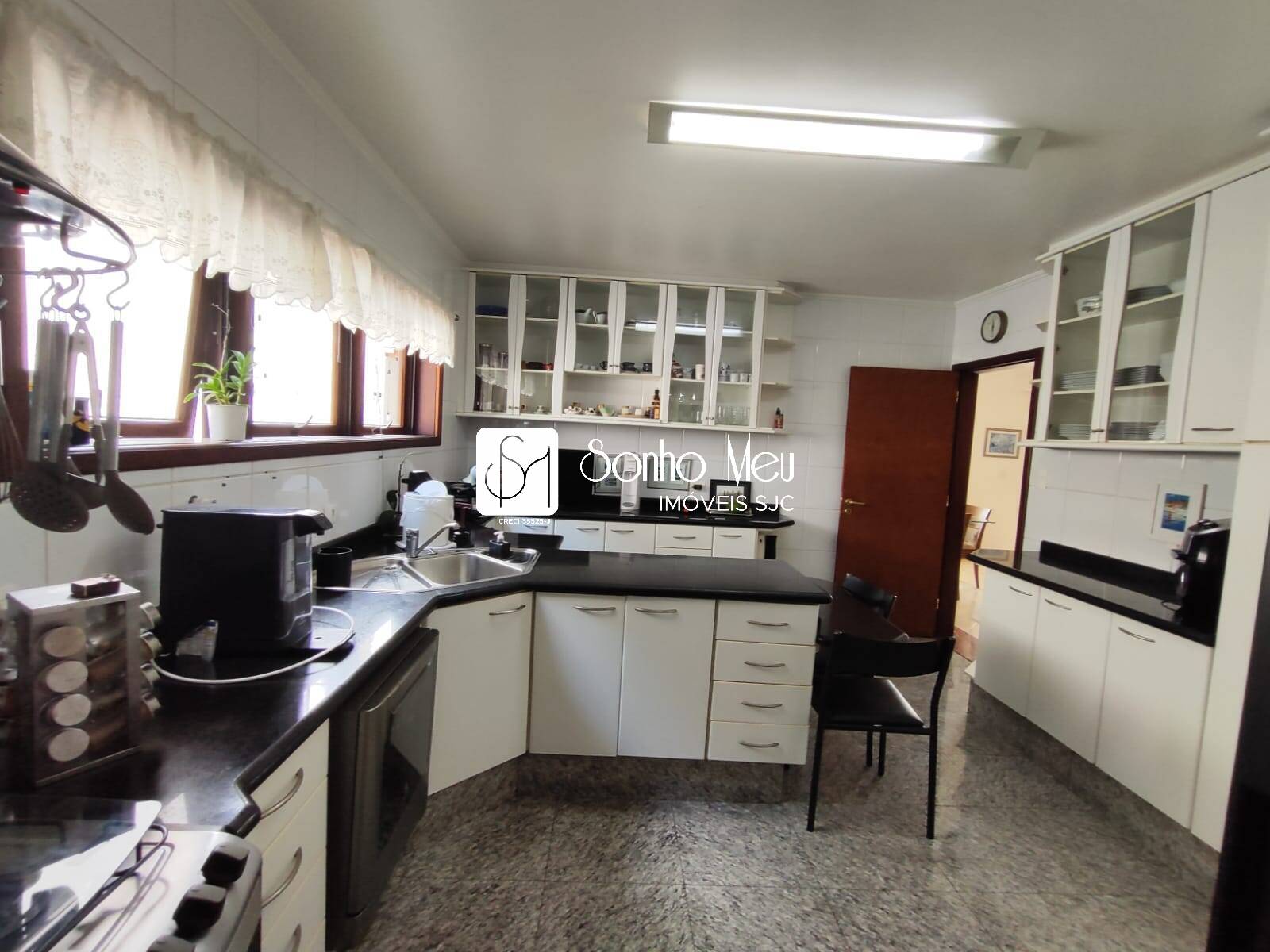 Casa à venda e aluguel com 4 quartos, 300m² - Foto 26