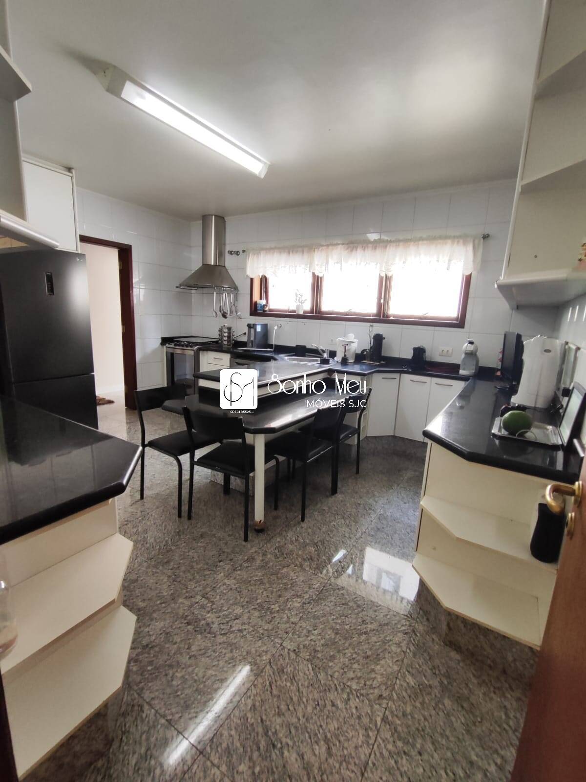 Casa à venda e aluguel com 4 quartos, 300m² - Foto 27