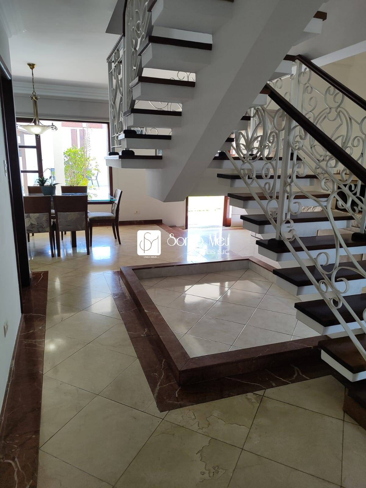 Casa à venda e aluguel com 4 quartos, 300m² - Foto 42