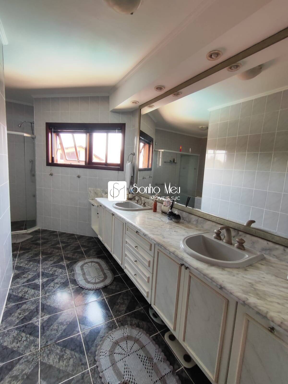 Casa à venda e aluguel com 4 quartos, 300m² - Foto 61