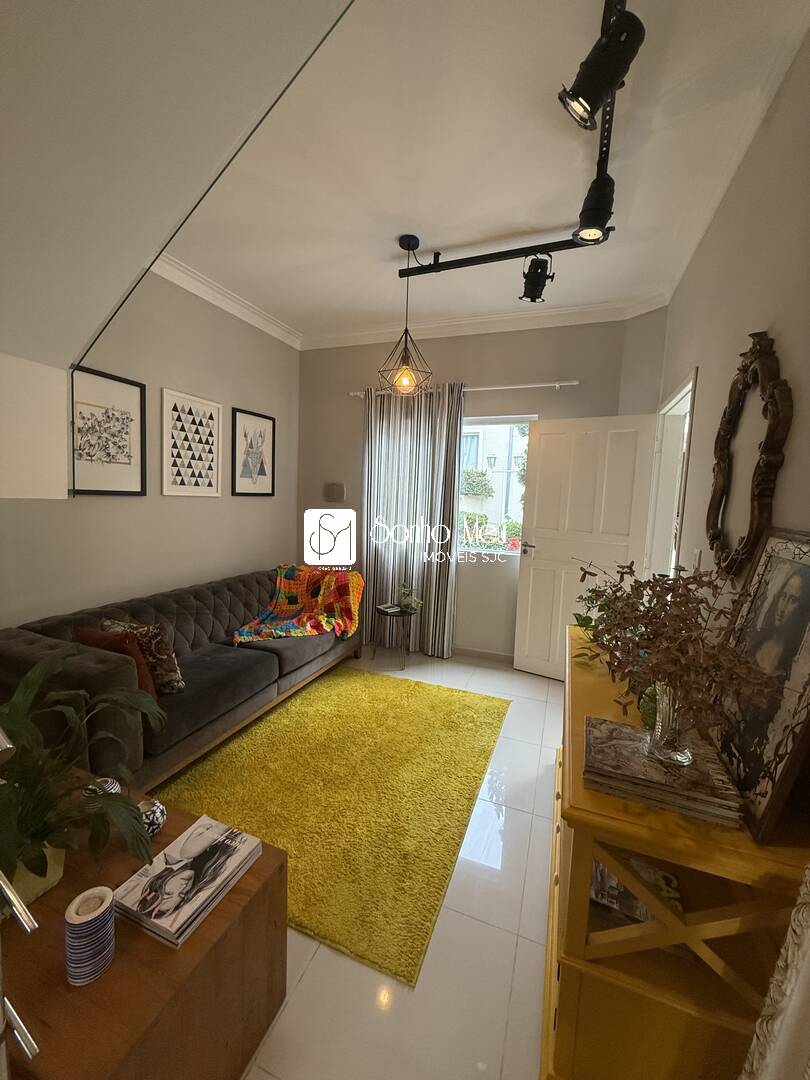Casa à venda com 3 quartos, 143m² - Foto 2