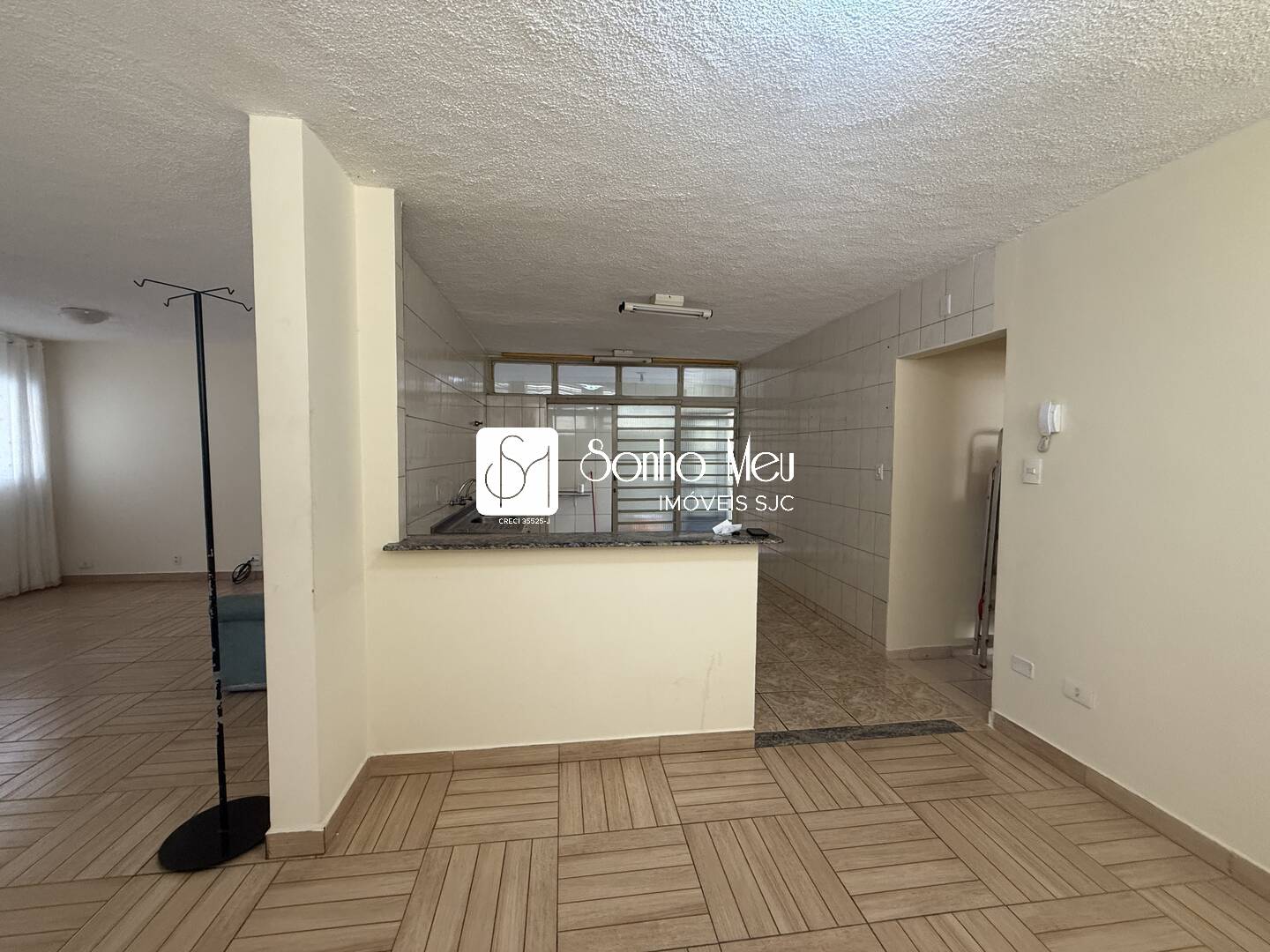 Casa à venda e aluguel com 3 quartos, 179m² - Foto 2