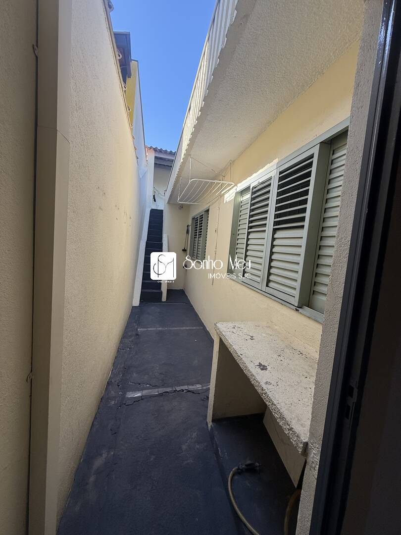 Casa à venda e aluguel com 3 quartos, 179m² - Foto 4