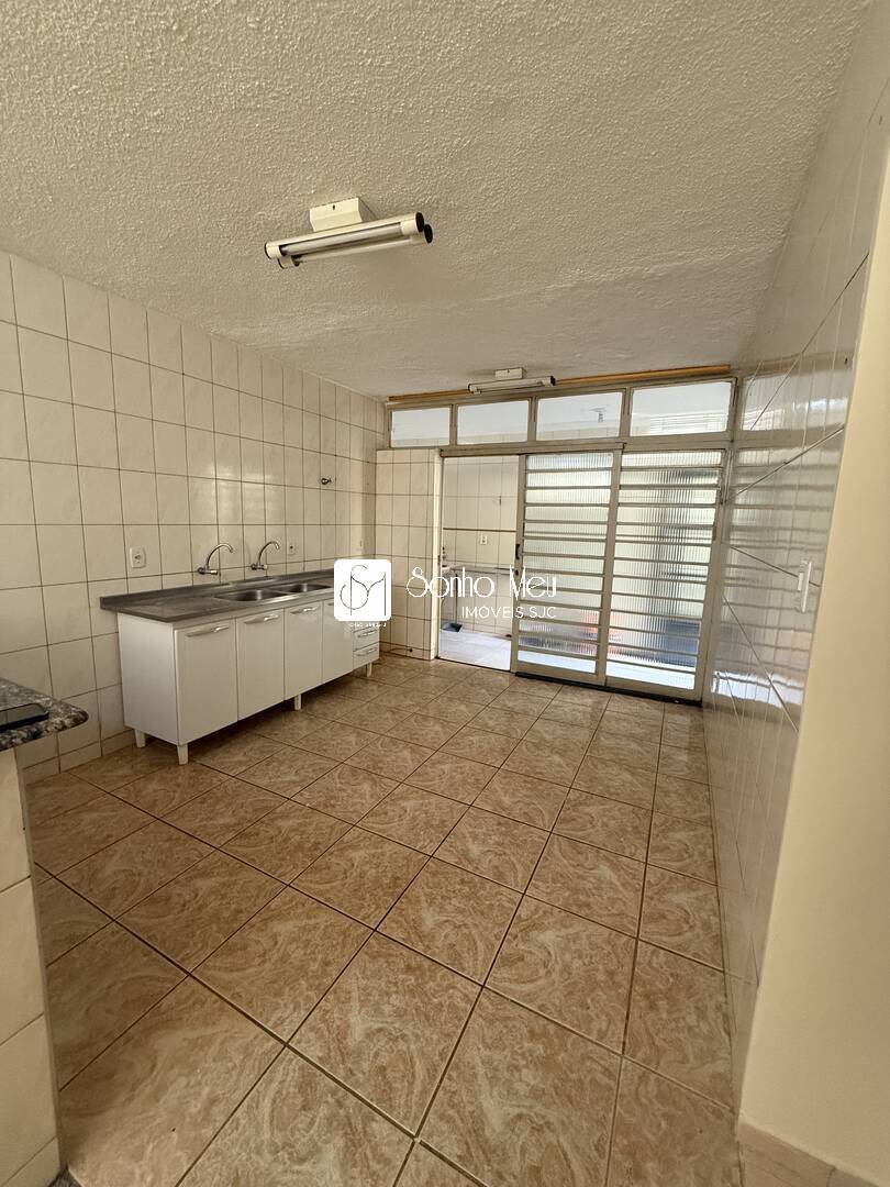 Casa à venda e aluguel com 3 quartos, 179m² - Foto 13