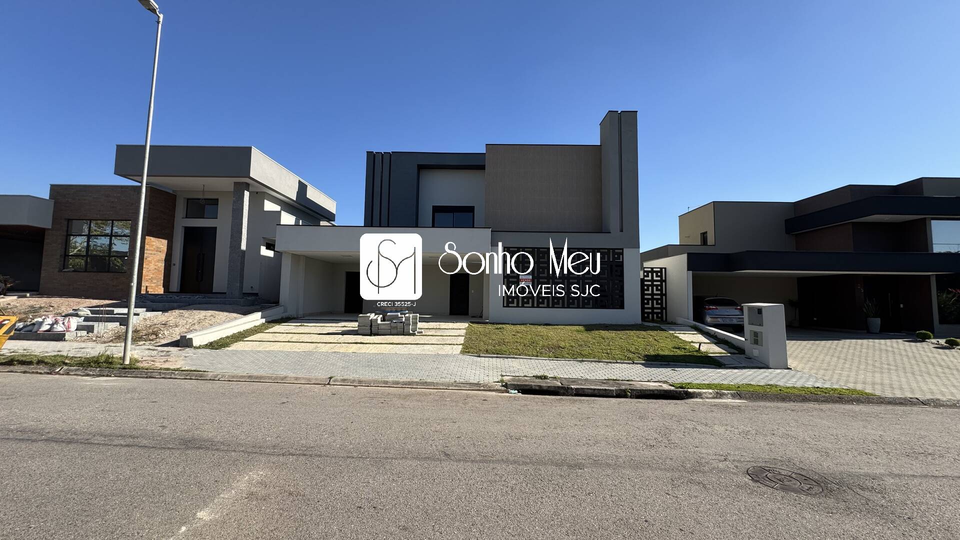 Casa à venda com 3 quartos, 310m² - Foto 2