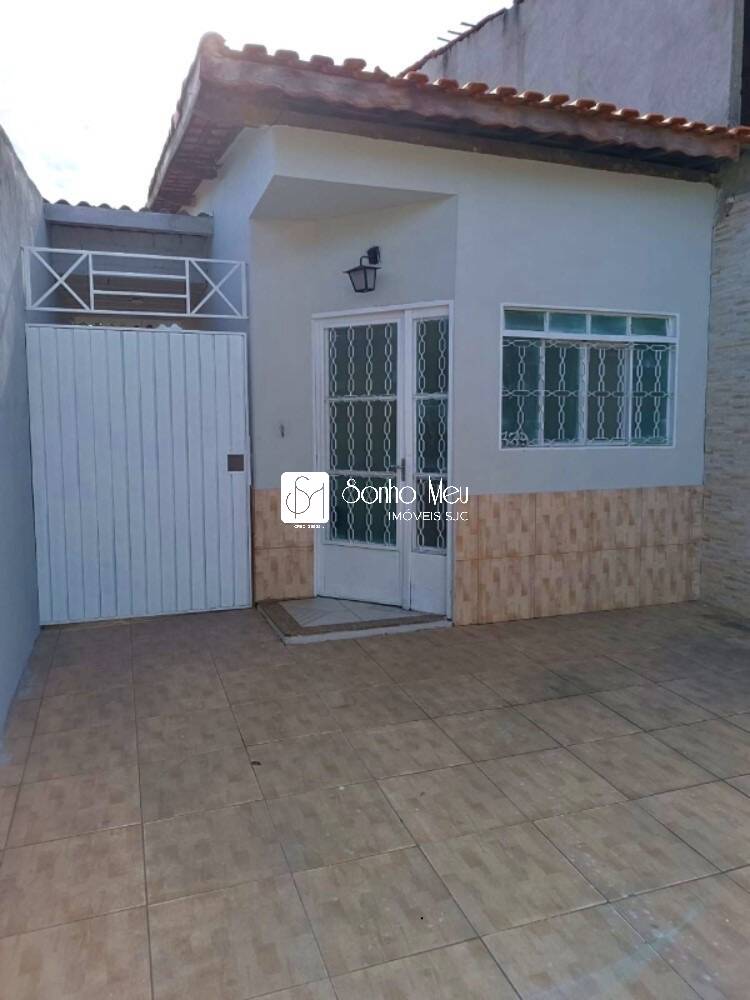 Casa à venda com 3 quartos, 68m² - Foto 1