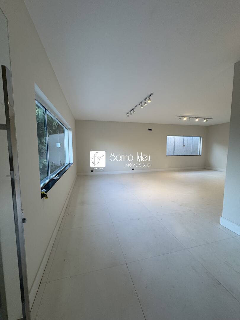 Casa para alugar com 4 quartos, 225m² - Foto 12