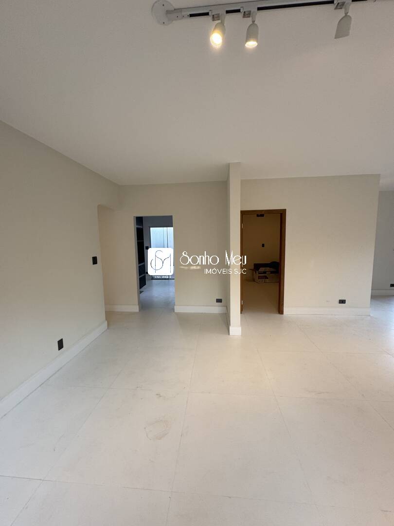 Casa para alugar com 4 quartos, 225m² - Foto 15