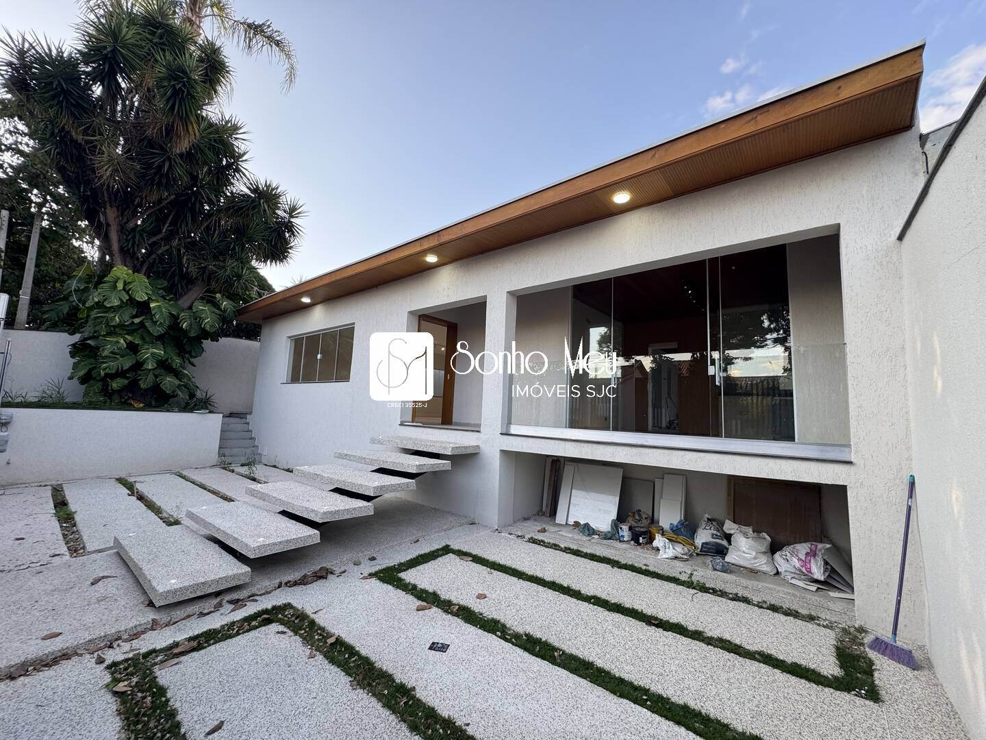 Casa para alugar com 4 quartos, 225m² - Foto 3