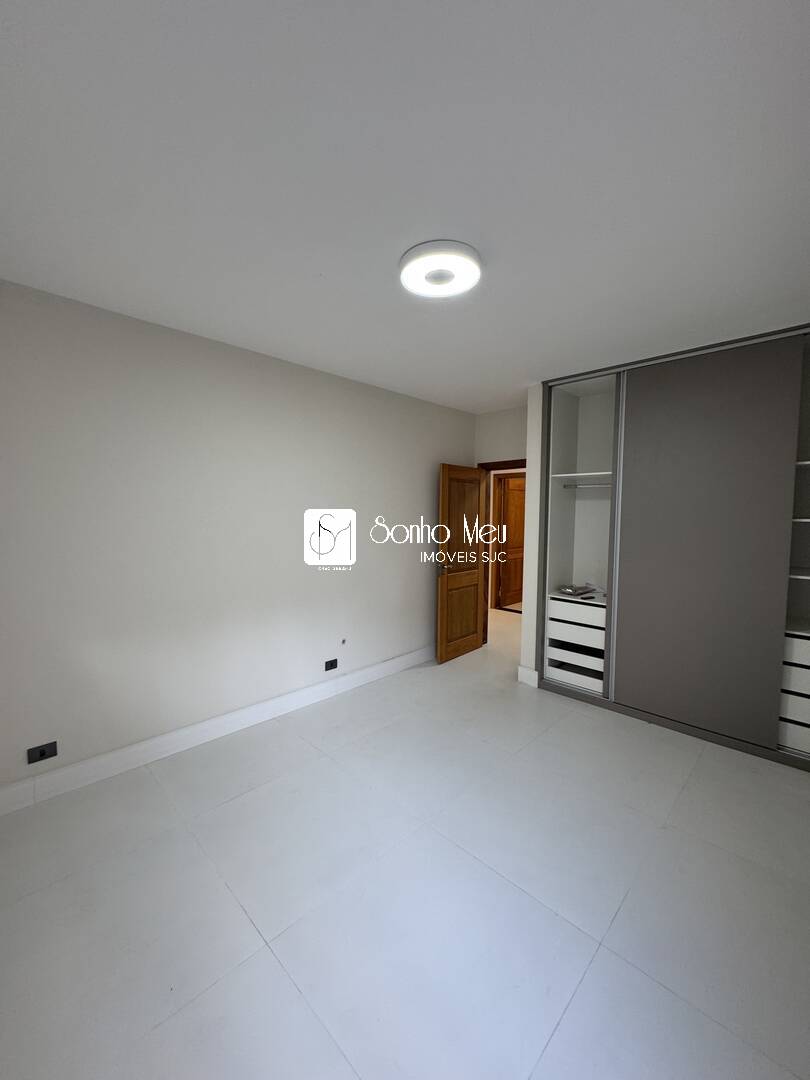 Casa para alugar com 4 quartos, 225m² - Foto 21