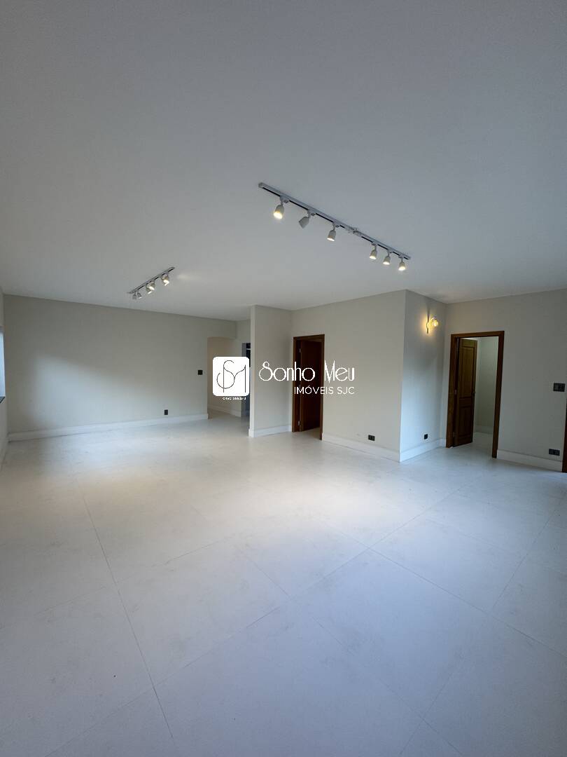Casa para alugar com 4 quartos, 225m² - Foto 13